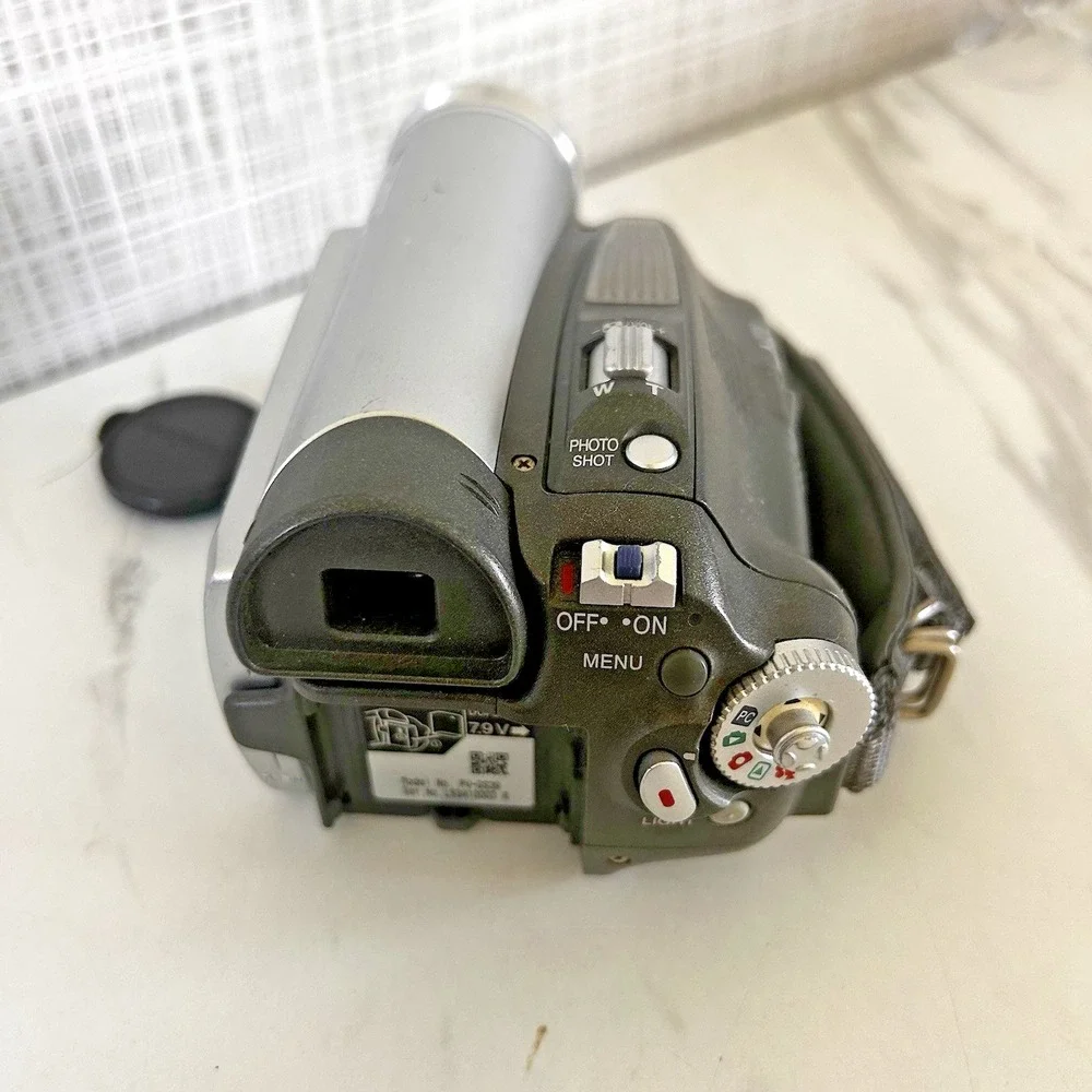 Panasonic SD Mini Camcorder 30x Optical Zoom One Touch Navigation Untested FFF